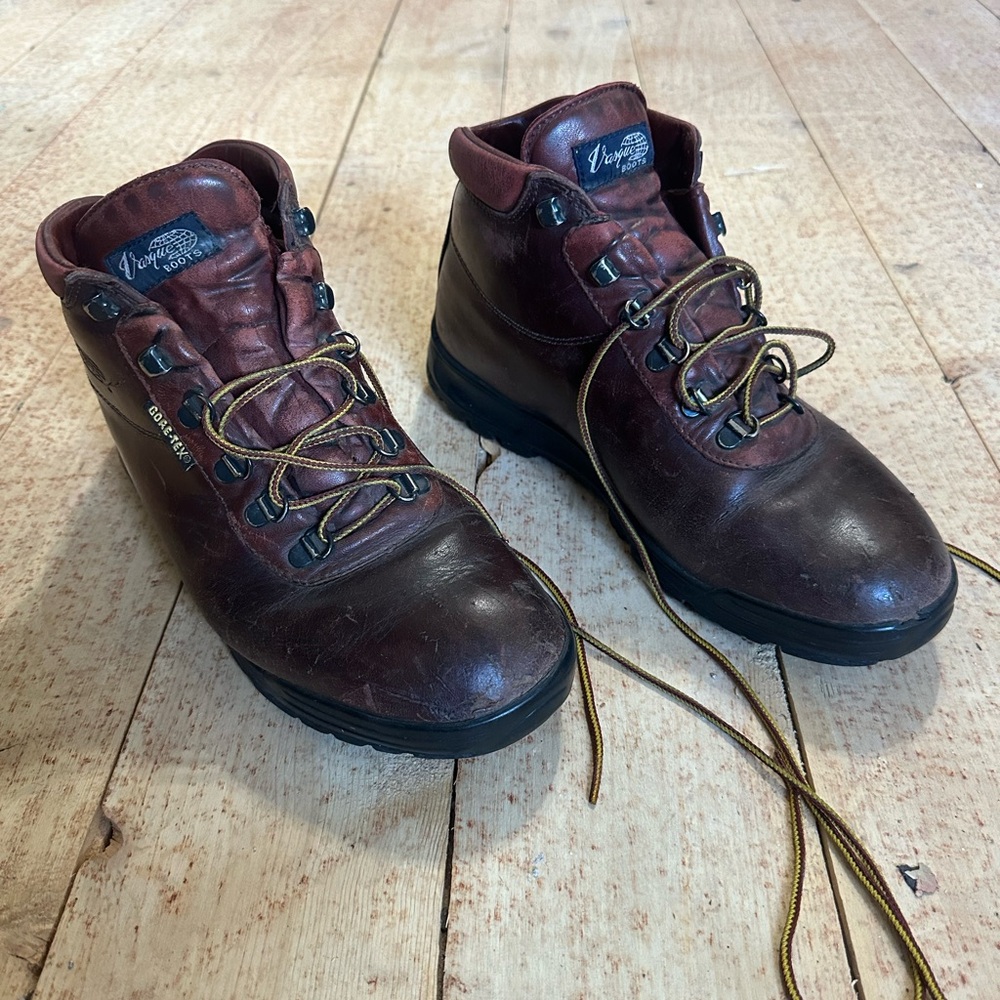 Vasque-Sundowner hiking boots.  Men’s 9.5